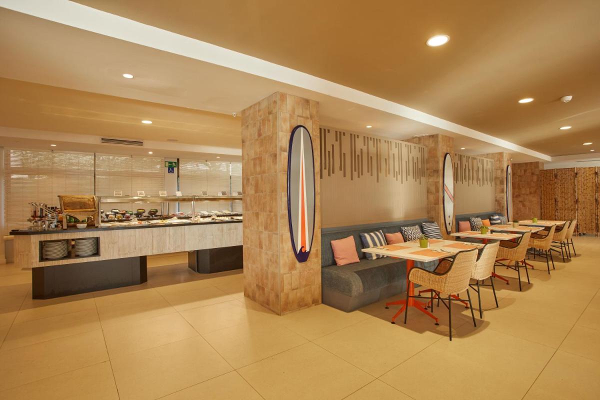 Una cocina o zona de cocina en Dreams Calvia Mallorca