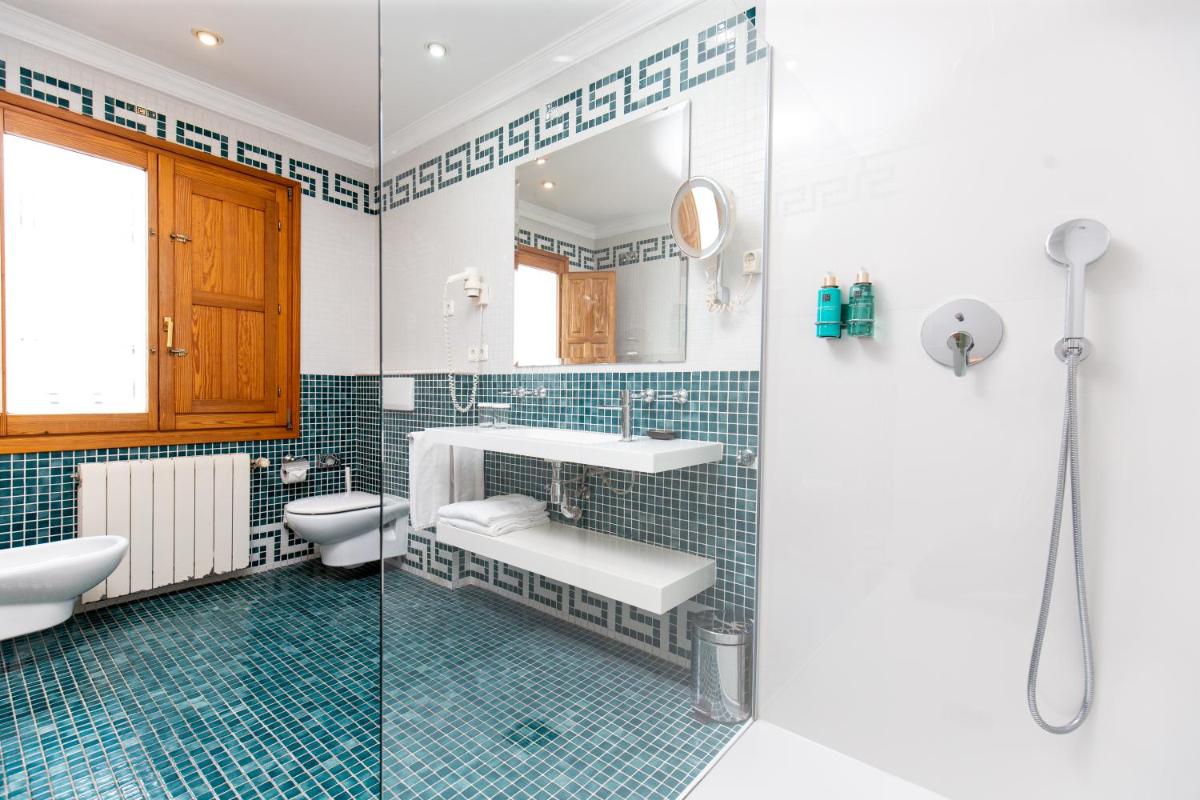 Hotel Nou Romà - Housity