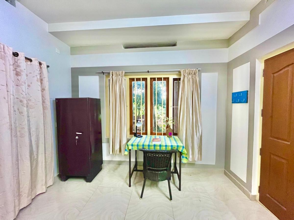 Pranayakulam Riverside stay in rustic village - Housity