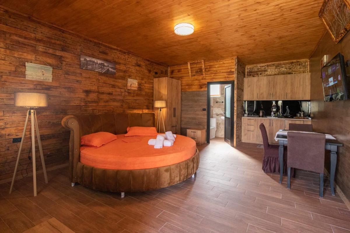 Olive Oasis Studio - Hizvo