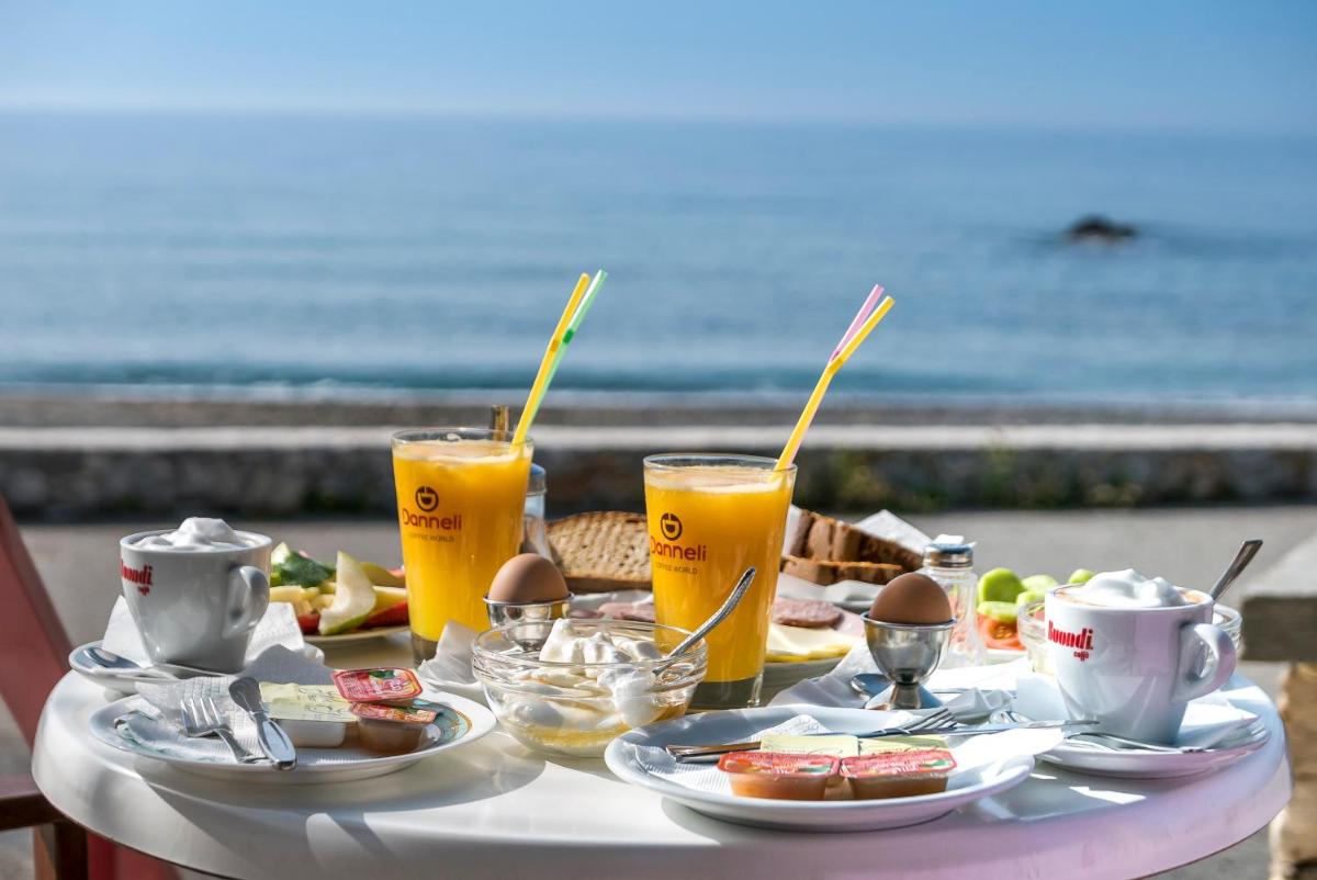 Korakas Beach - Housity