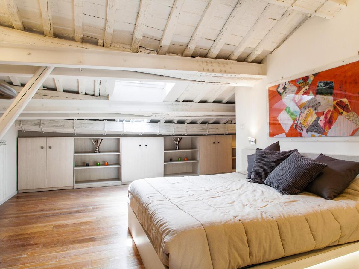 Spanish Steps Luxury Penthouse - Housity