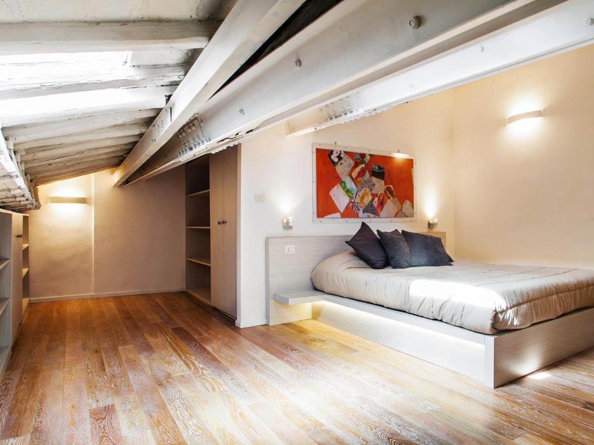 Spanish Steps Luxury Penthouse - Housity