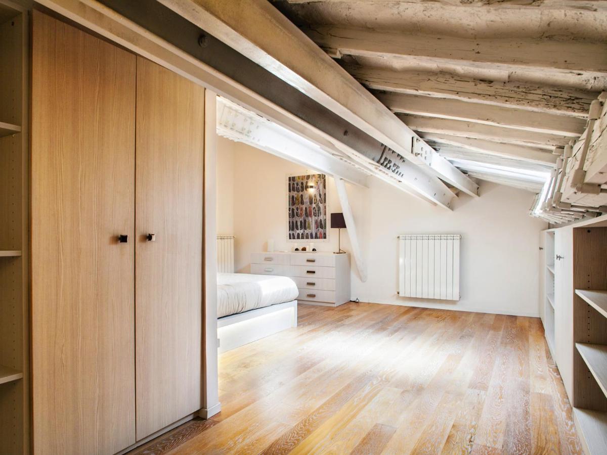 Spanish Steps Luxury Penthouse - Housity