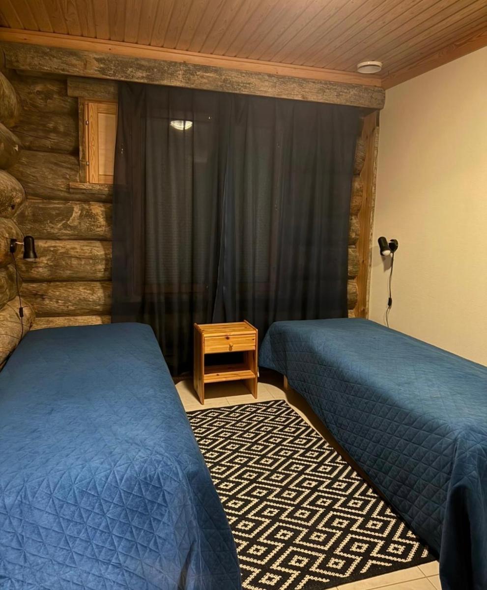 Far And Away Cabin - Housity