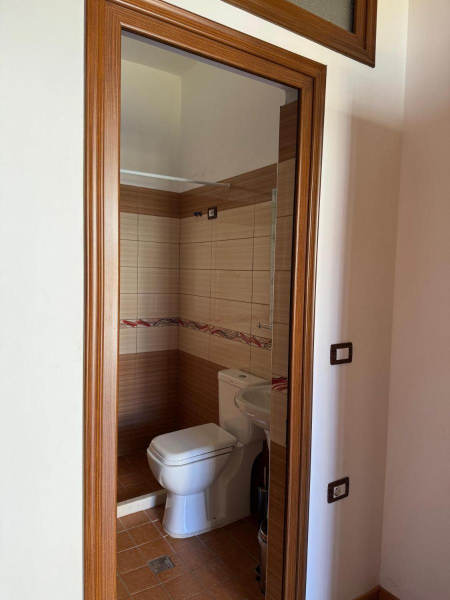 Arben Qemeri Guest House - Housity