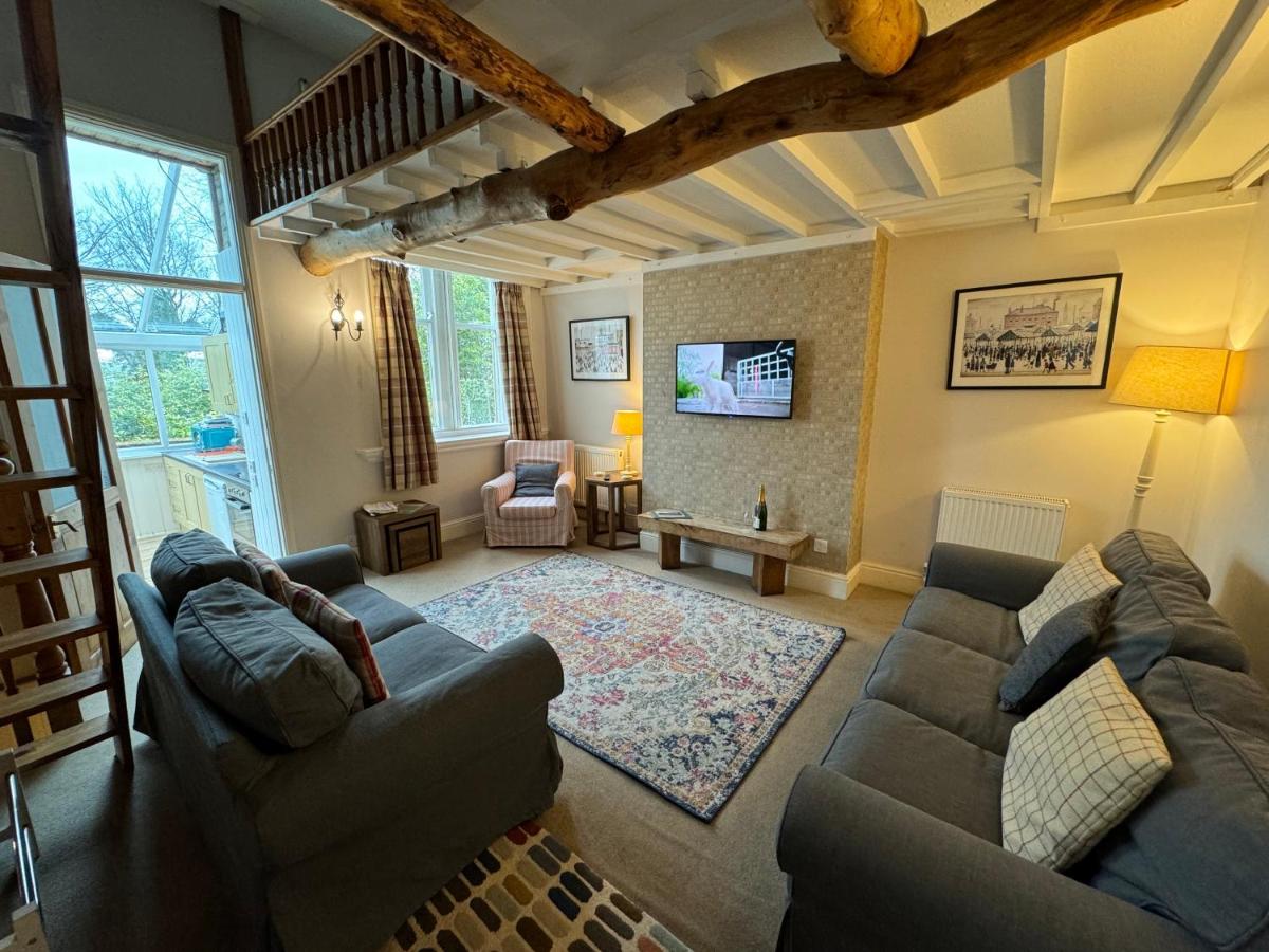 Hargate Hall Self Catering - Housity