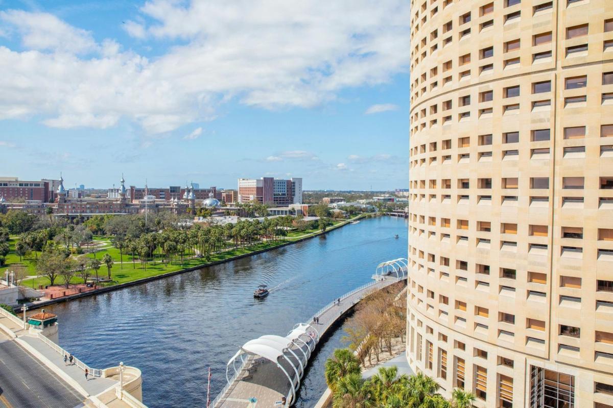 Aloft - Tampa Downtown - Housity