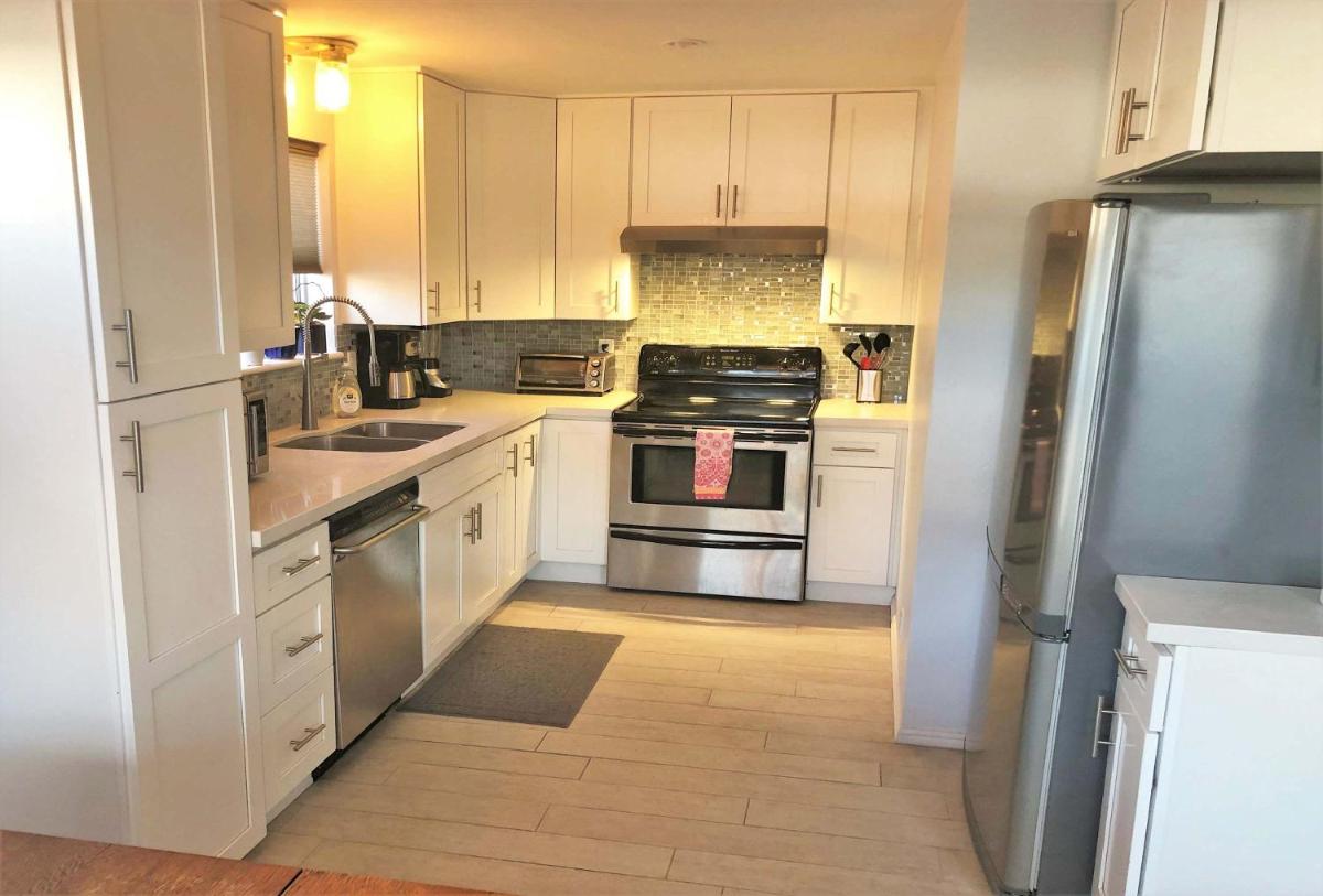 The Elm Tree Cottage in the Sugarhouse District - Housity