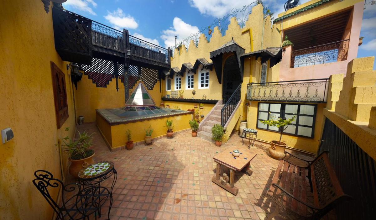 Riad Atika Mek - Housity