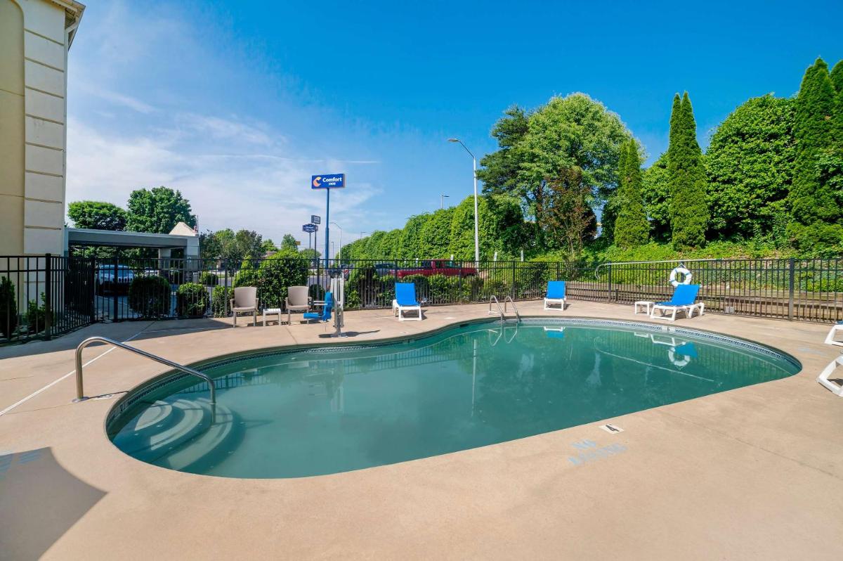 Comfort Inn Asheville Airport - Housity