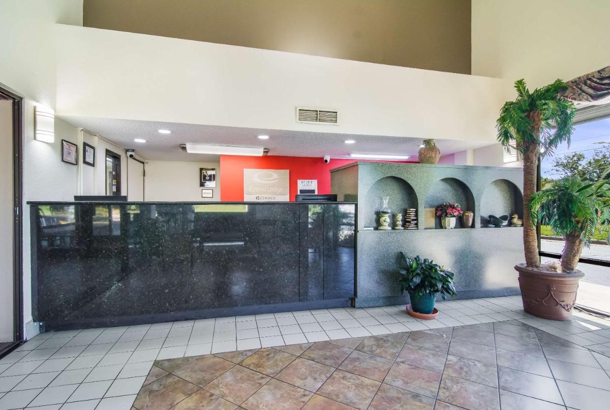 Econo Lodge Garner - Raleigh - Housity