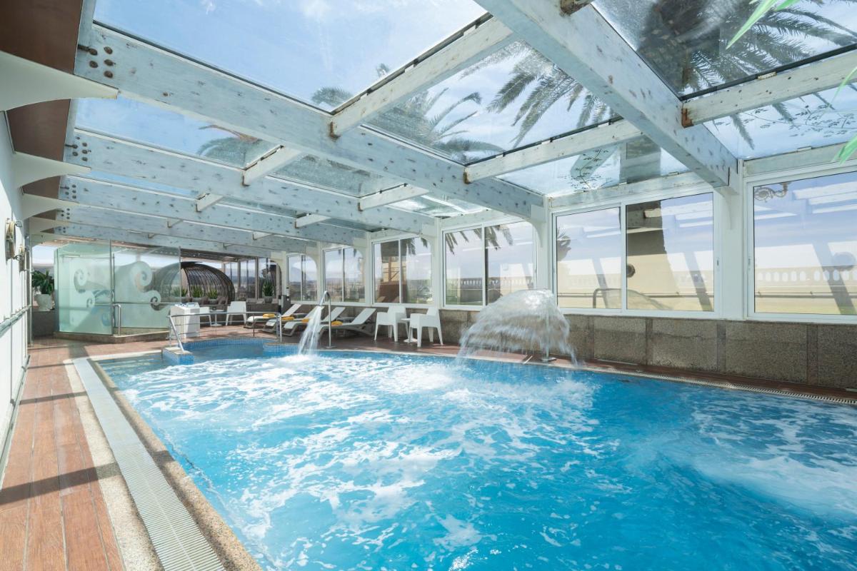 Piscina en o cerca de Eurostars Louxo Talaso