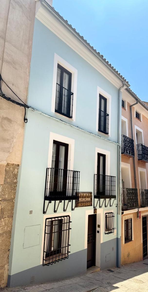 ATENEO CUENCA Suites con cocina en el casco histórico - Housity
