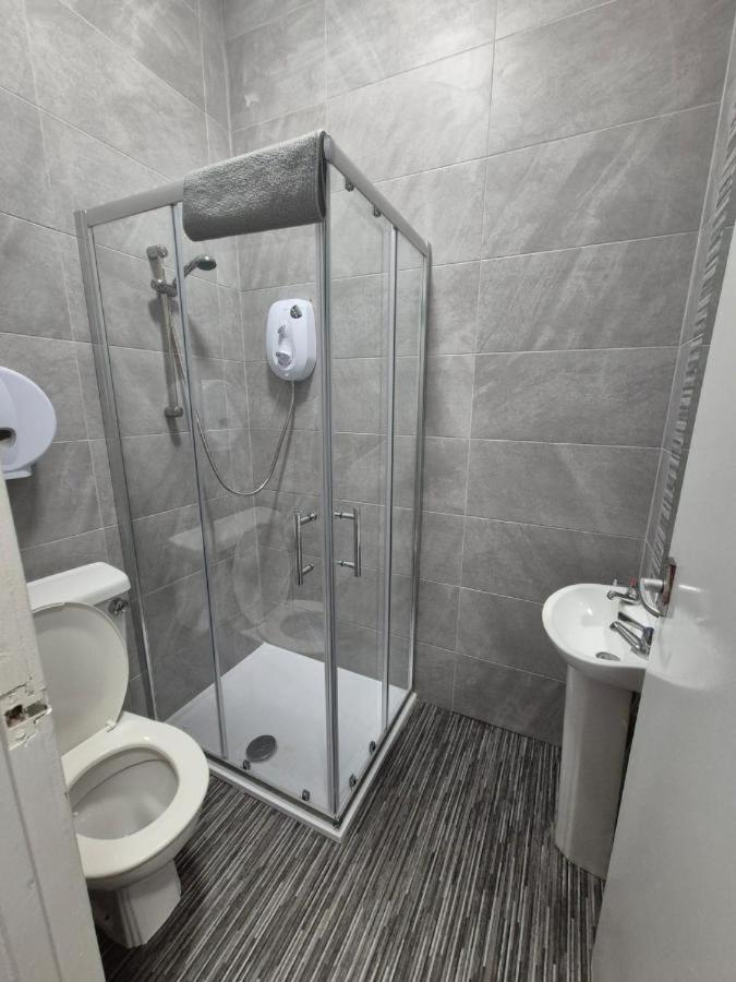 The Queens Hotel - Housity
