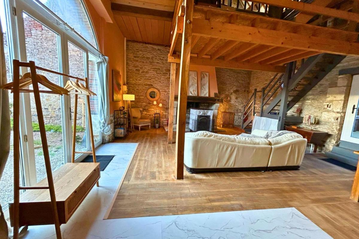 Les Gîtes de Pronleroy l Gîte Rural 27 Couchages et SPA En Picardie - Housity