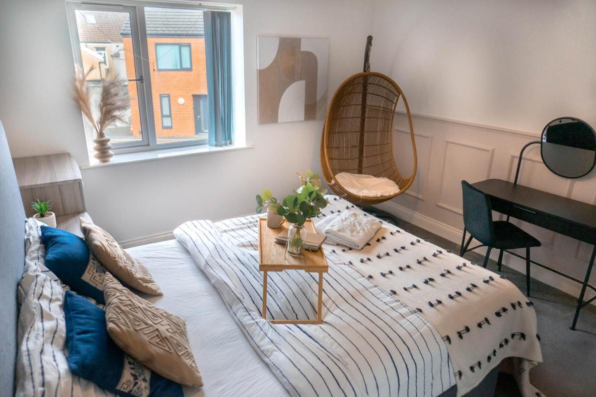 1 Bed House at Velvet Serviced Accommodation Swansea with Free Parking & WiFi - SA1 - Housity