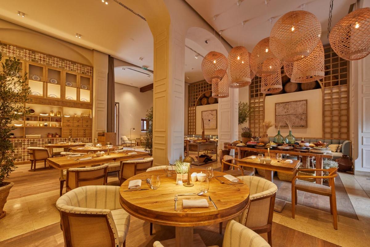 Un restaurante o sitio para comer en Zoetry Mallorca Wellness & Spa