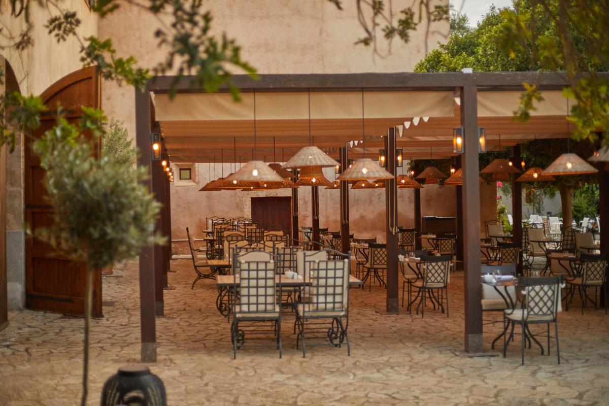 Un restaurante o sitio para comer en Zoetry Mallorca Wellness & Spa