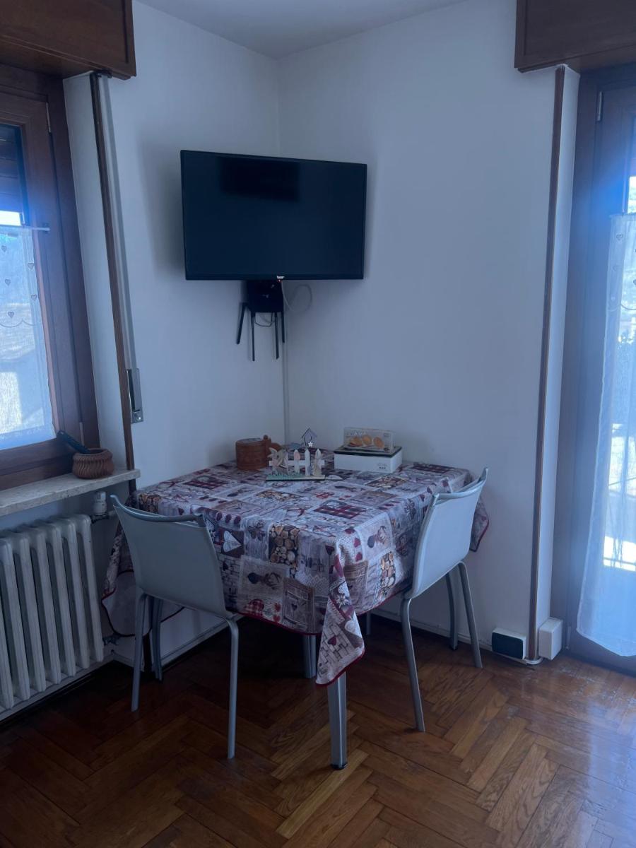 Chez Carlo 2.0 - Housity