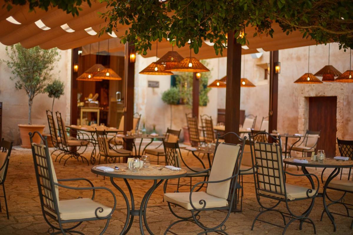 Un restaurante o sitio para comer en Zoetry Mallorca Wellness & Spa