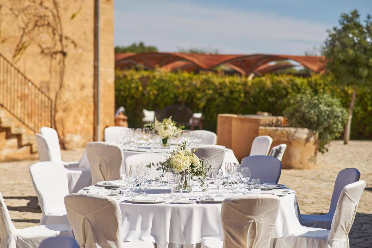 Un restaurante o sitio para comer en Zoetry Mallorca Wellness & Spa