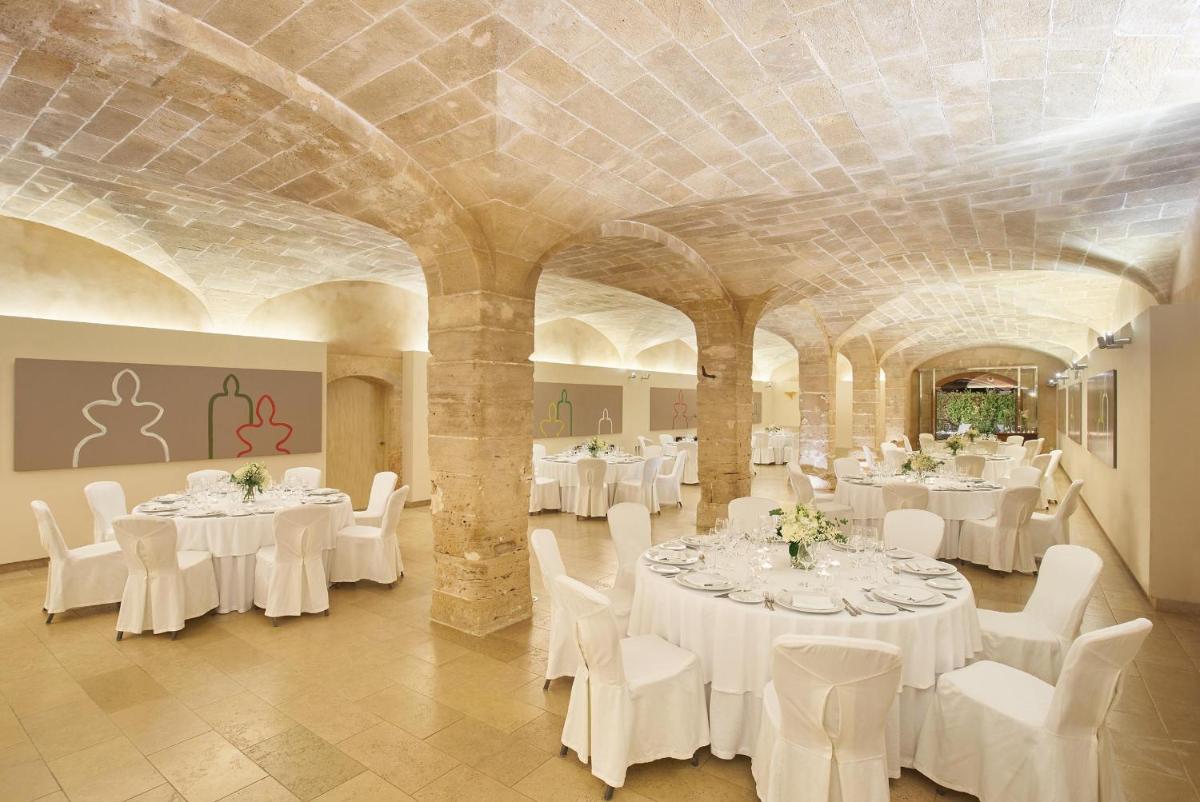 Un restaurante o sitio para comer en Zoetry Mallorca Wellness & Spa
