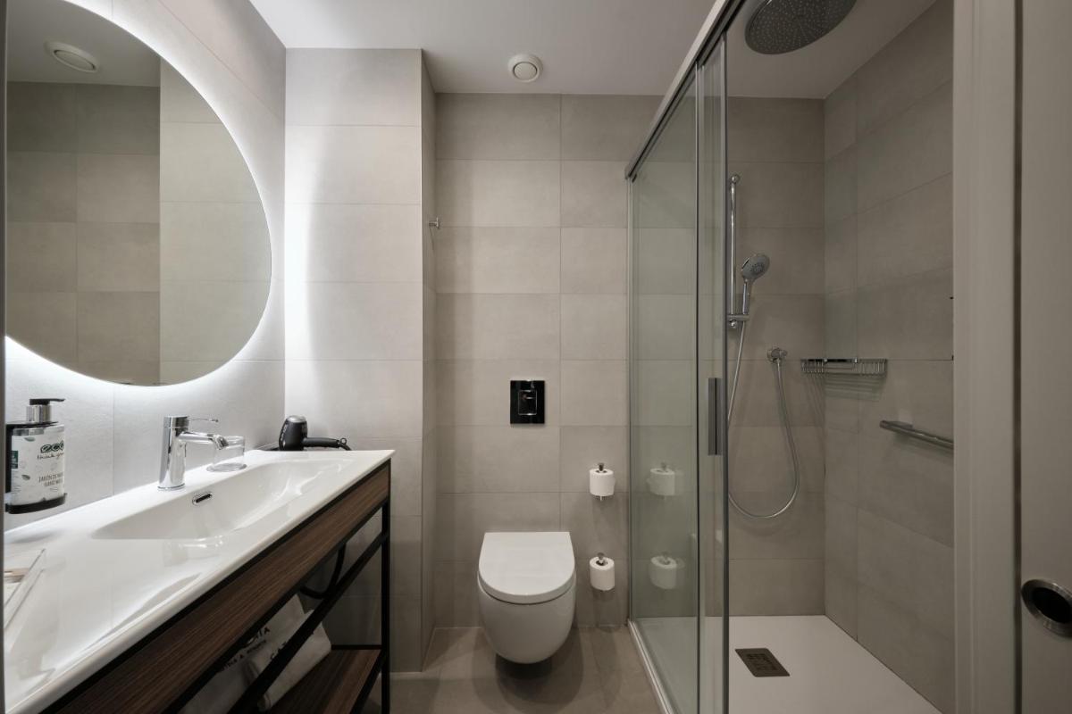 Un baño de Catalonia La Maquinista