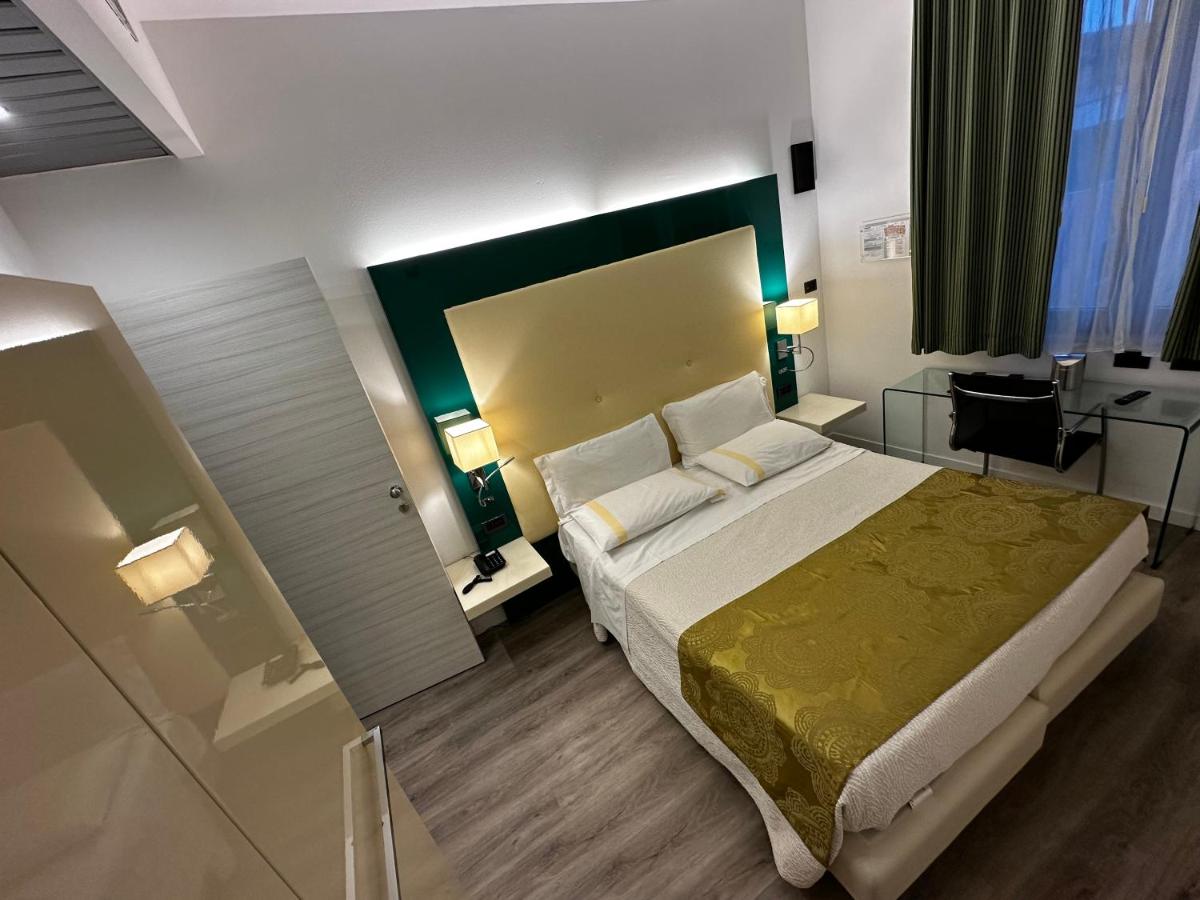 Green Park Hotel - Housity