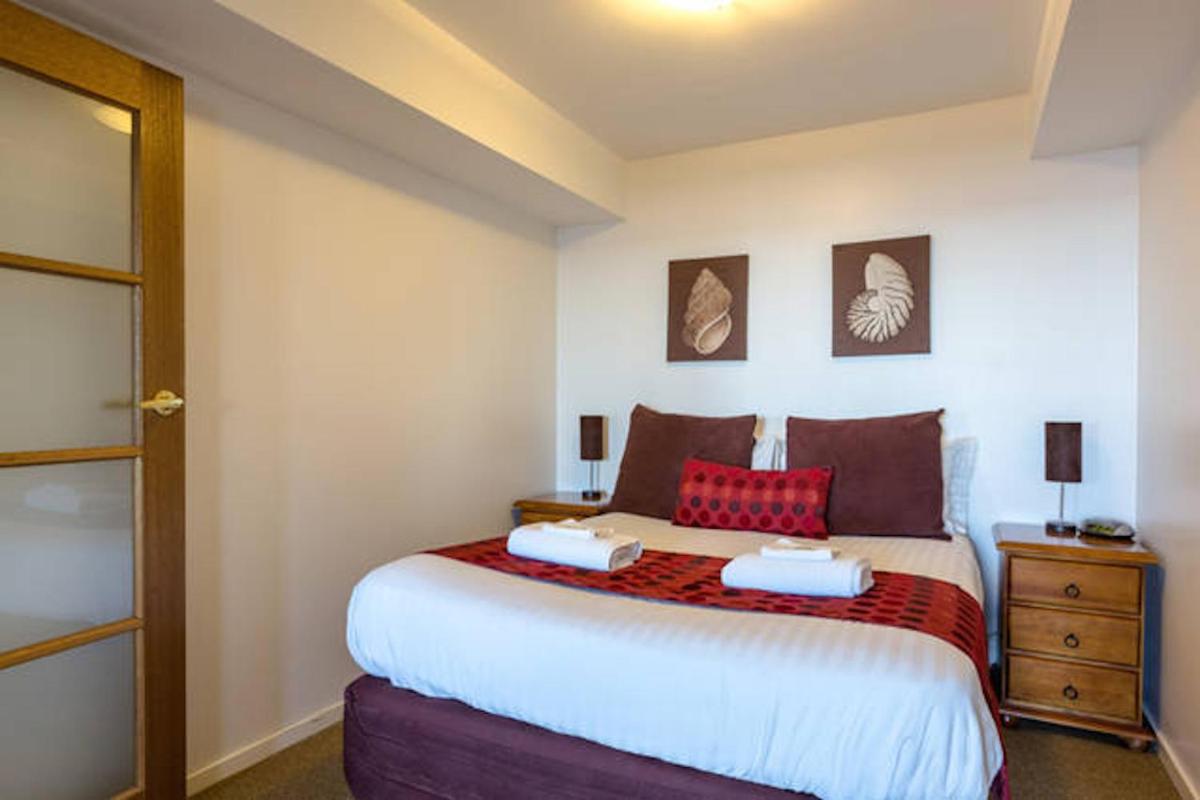 Suitetrails - Beachfront Apartment Blackmans Bay