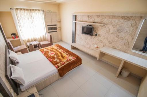 Pachmarhi Shri Krishna Hotel - Housity