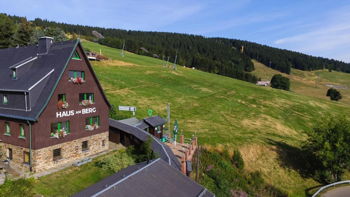 Haus am Berg - Pension direkt am Skihang - Housity