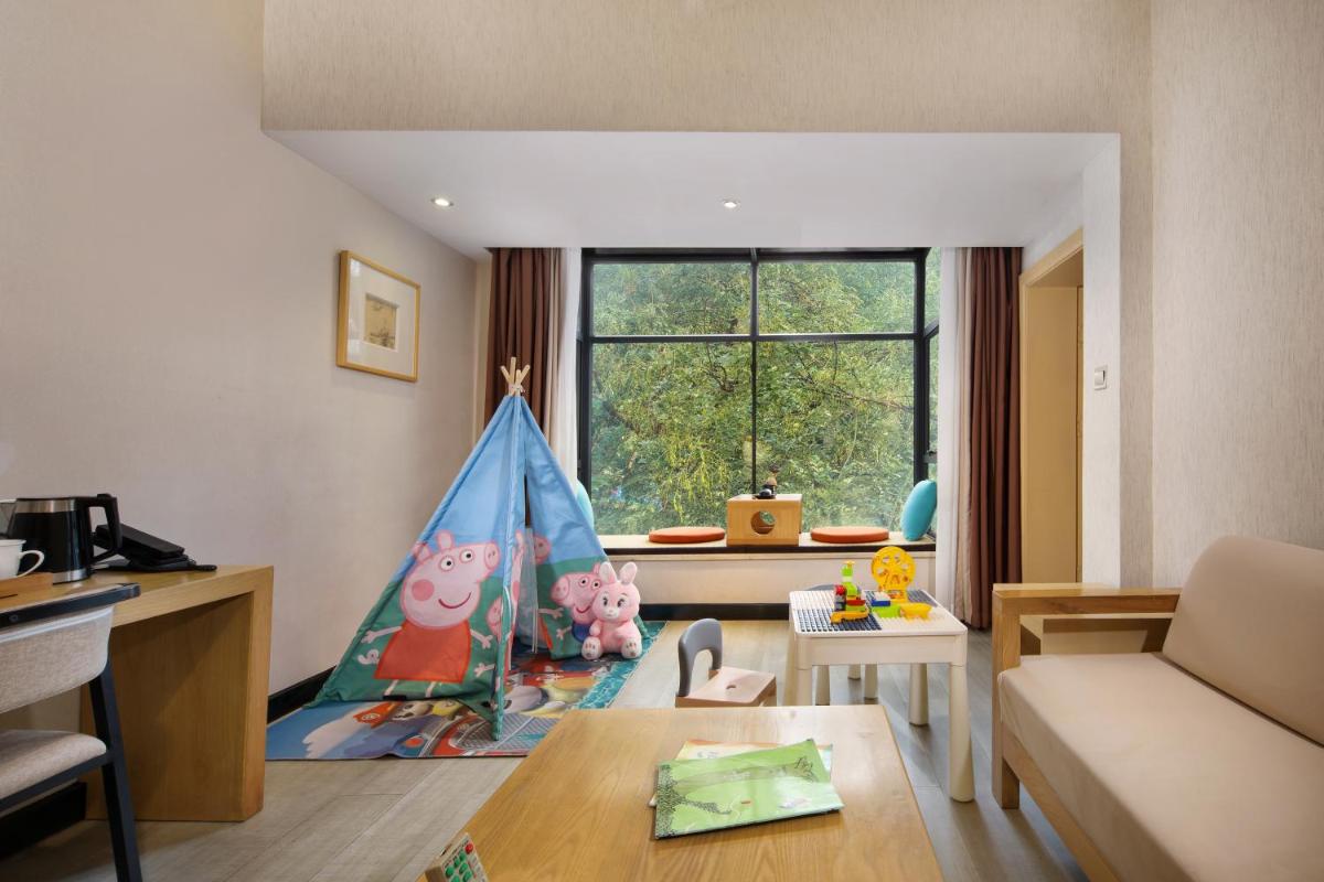 Wing Hotel Guilin- Pedestrian Street - Housity