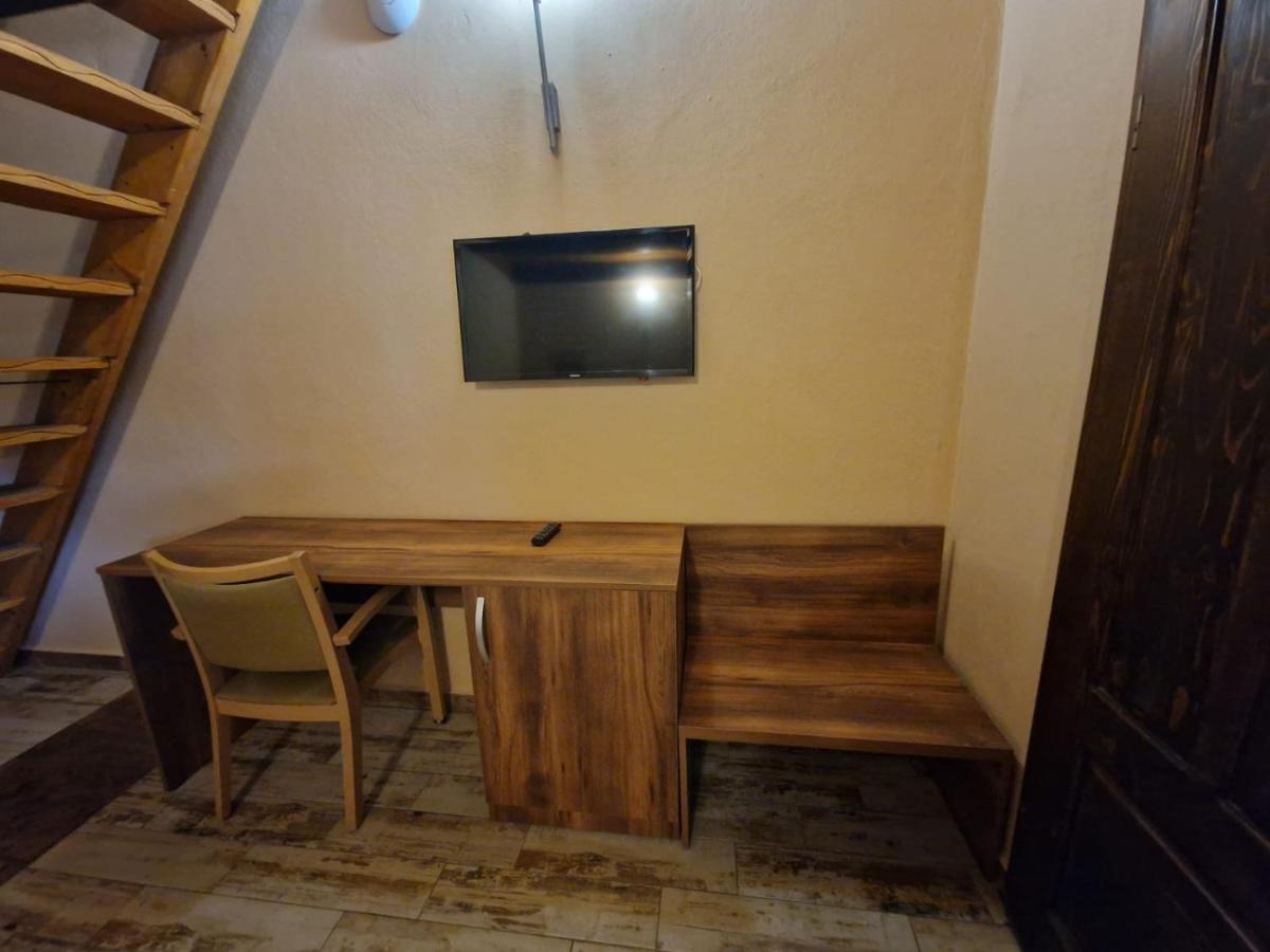 Vila Sura Razoare - Housity