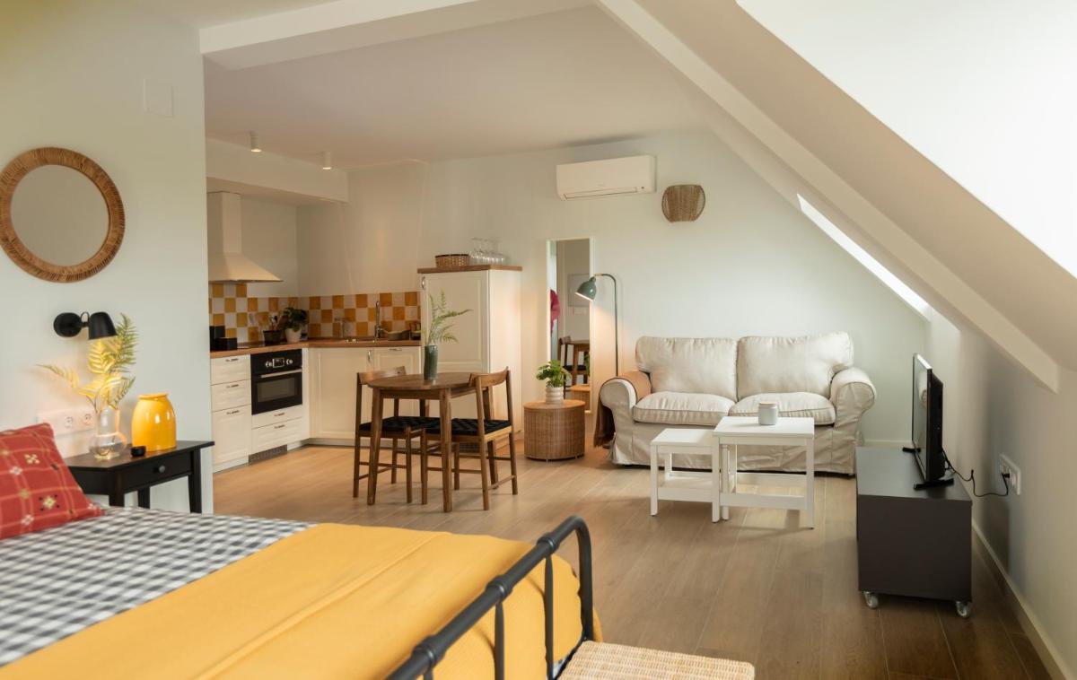 Apartamentos La Guardilla - Housity
