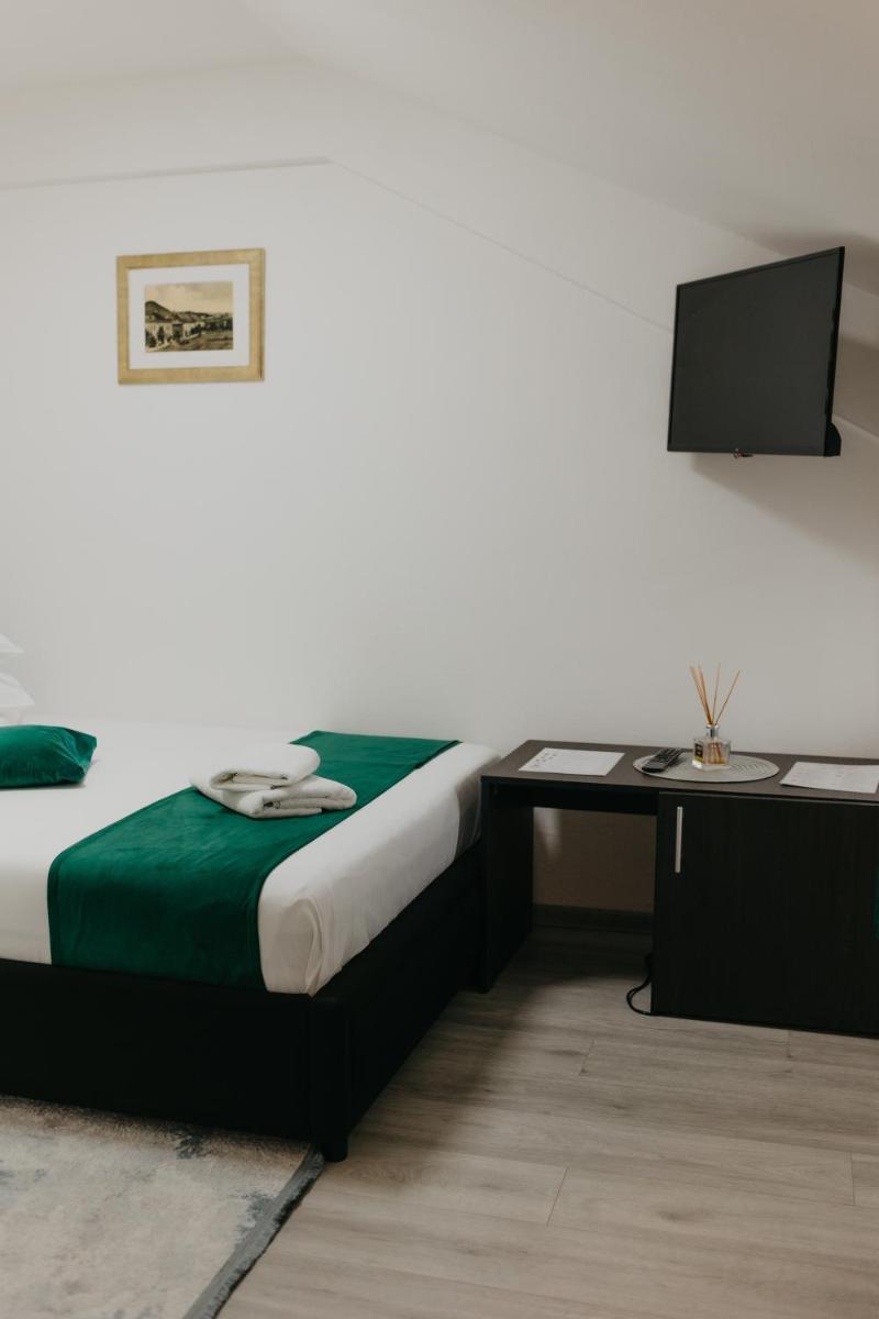 Pensiunea Pictorilor - Housity