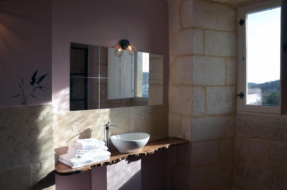 Le logis de l'abbaye de Saint Savin - Housity