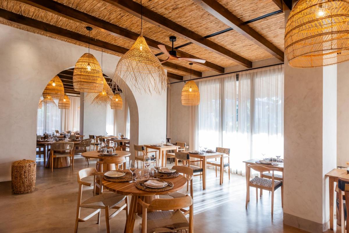 Un restaurante o sitio para comer en Albades Hotel & Spa - Adults Only - 4 Star Superior