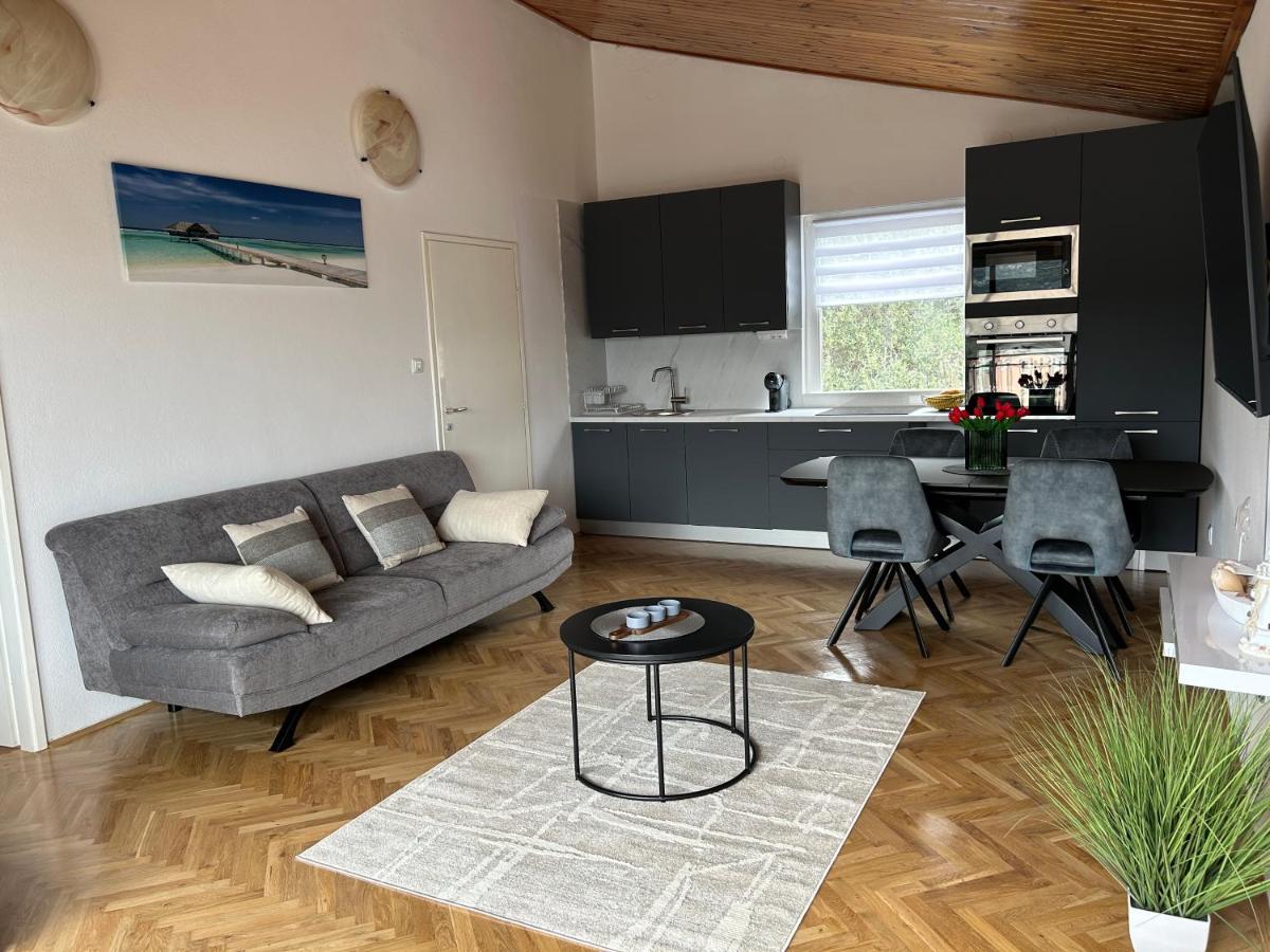 Apartment Golubica 2 - Housity