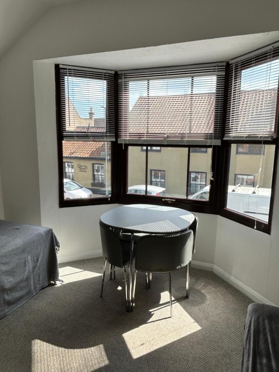 1st Floor Flat in Mews - Housity