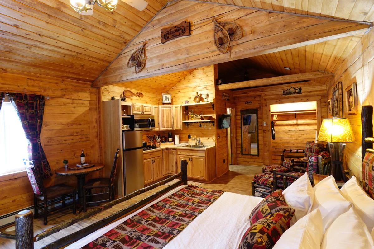 Moose-AKa's Cabins - Housity