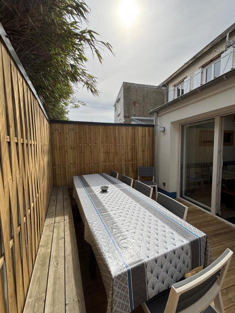 Maison avec terrasse, 10 couchages, à 200 m de la plage - Housity