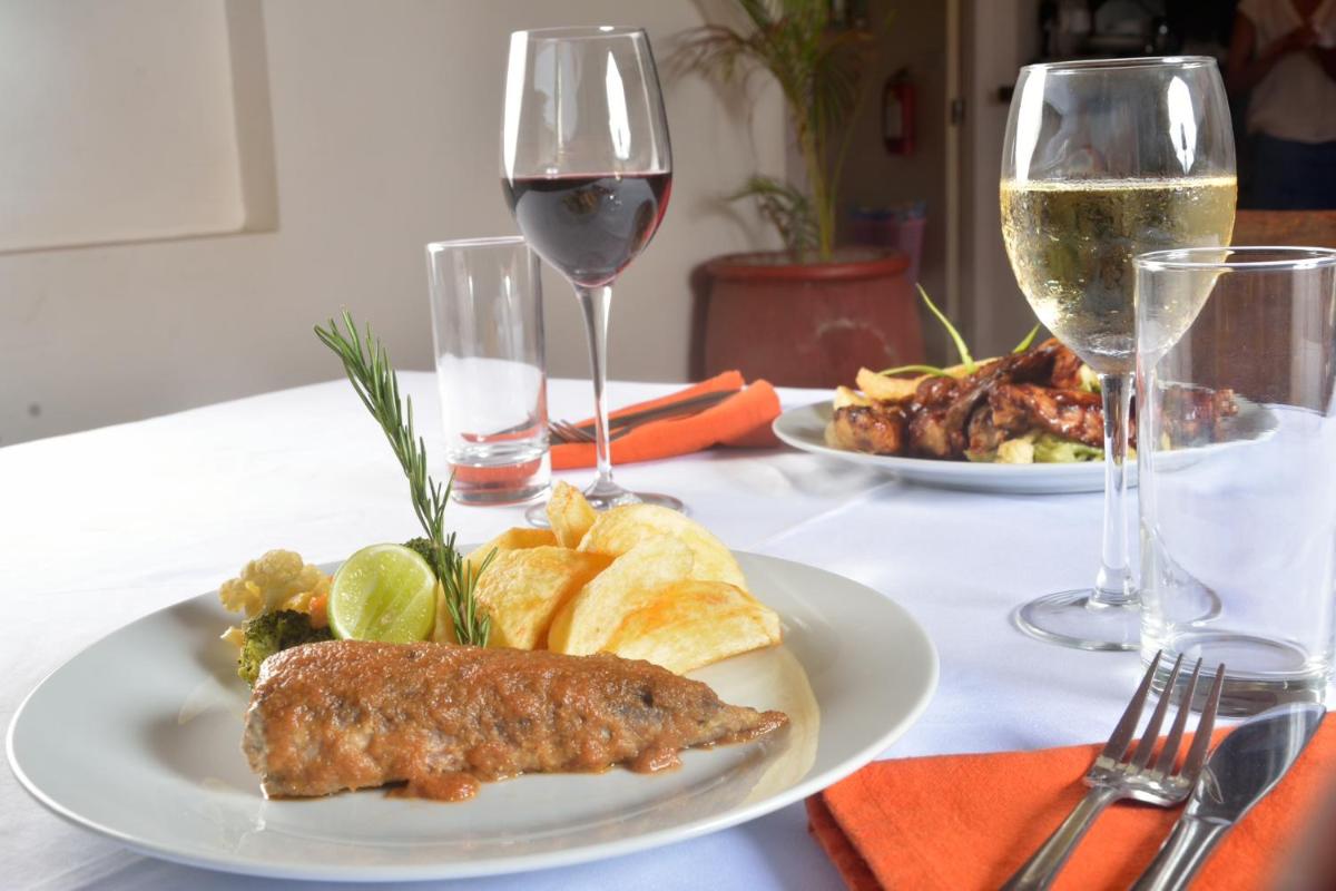 Triniti Airport Hotel - Housity