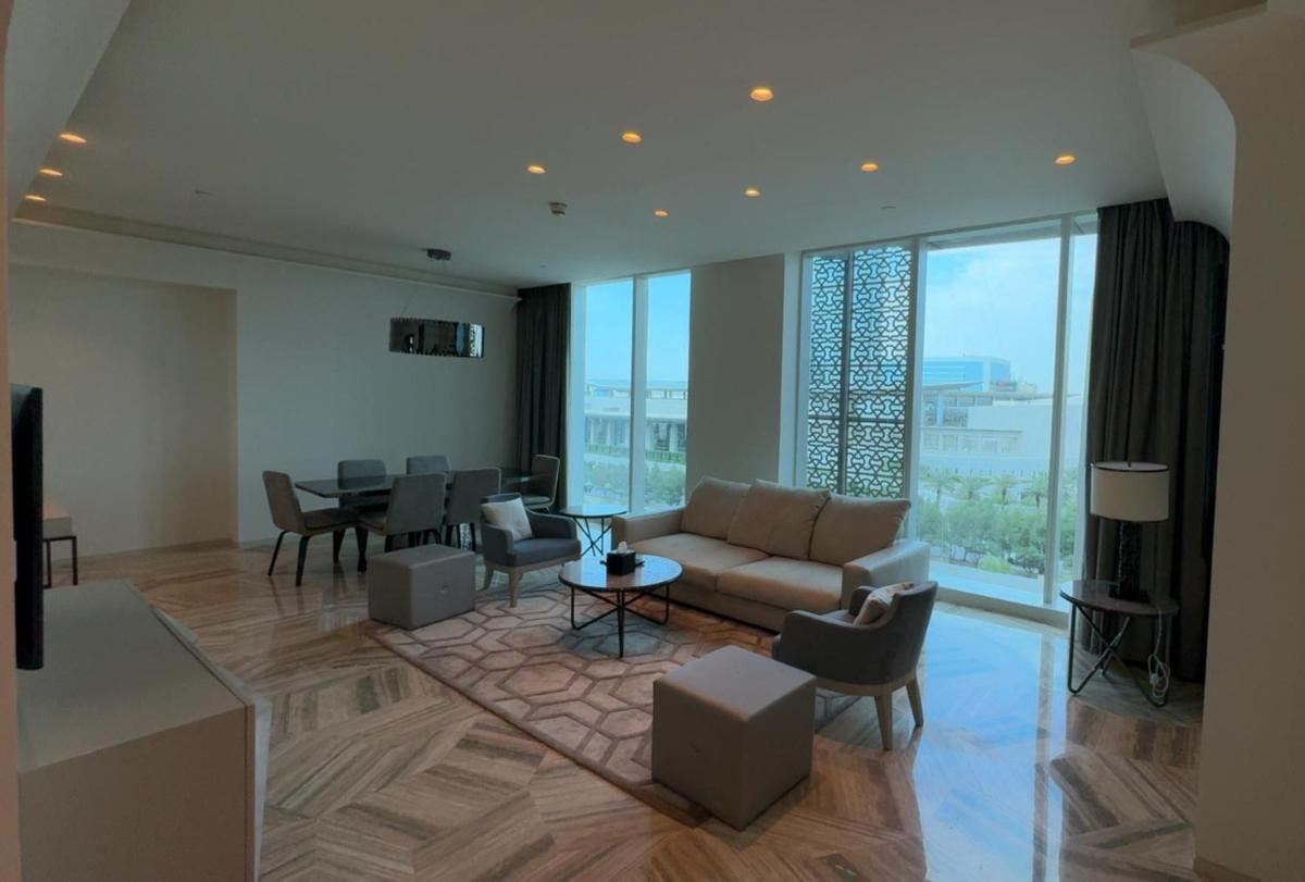 4Leisure Suites DAMAC Esclusiva Towers - Hizvo