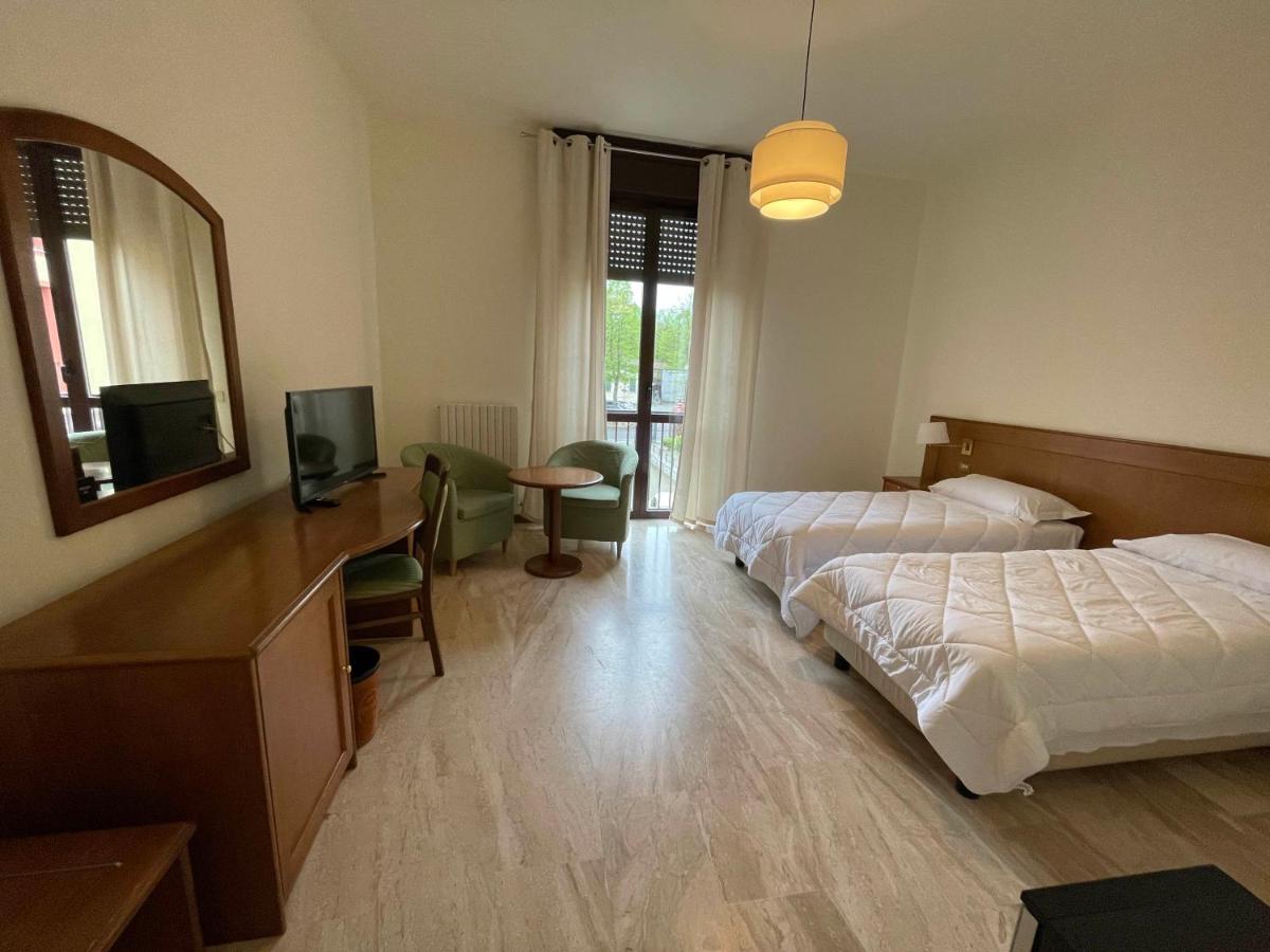 Hotel Clementi - Housity