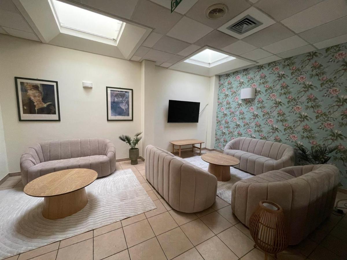 Hotel Clementi - Housity