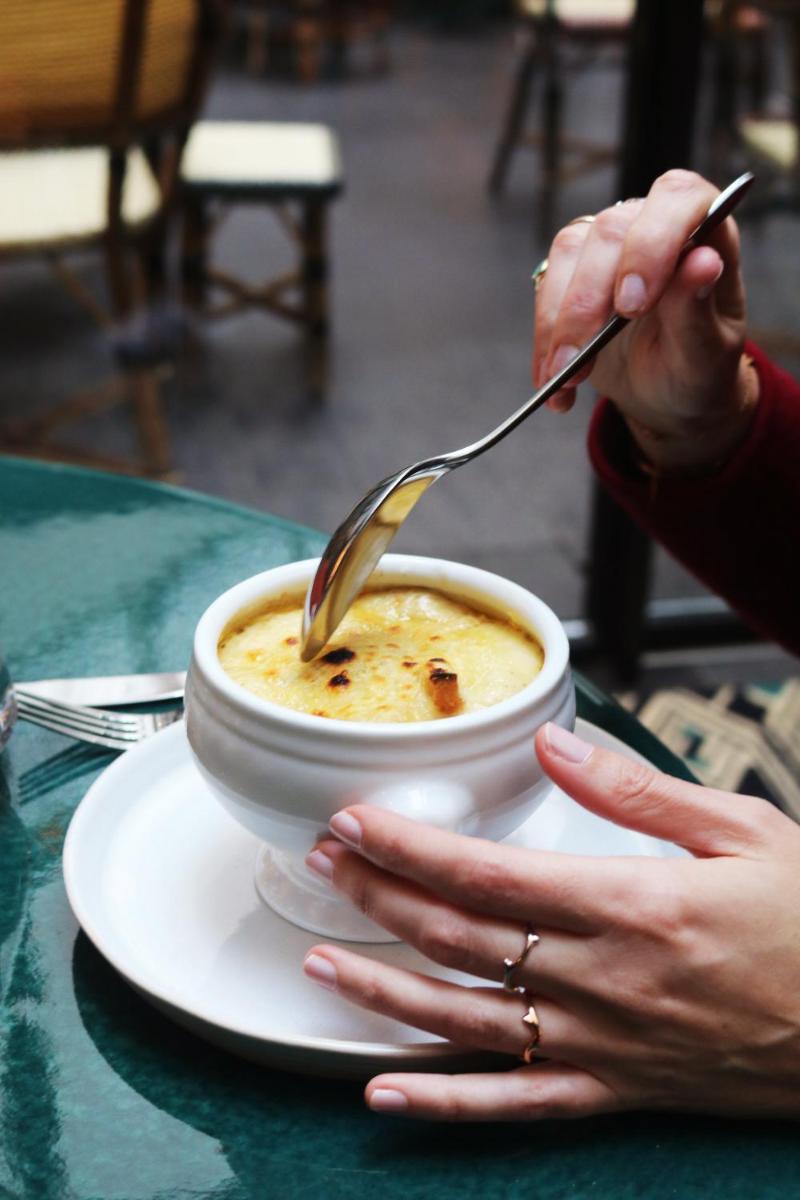 Nourriture dans l'hôtel ou à proximité