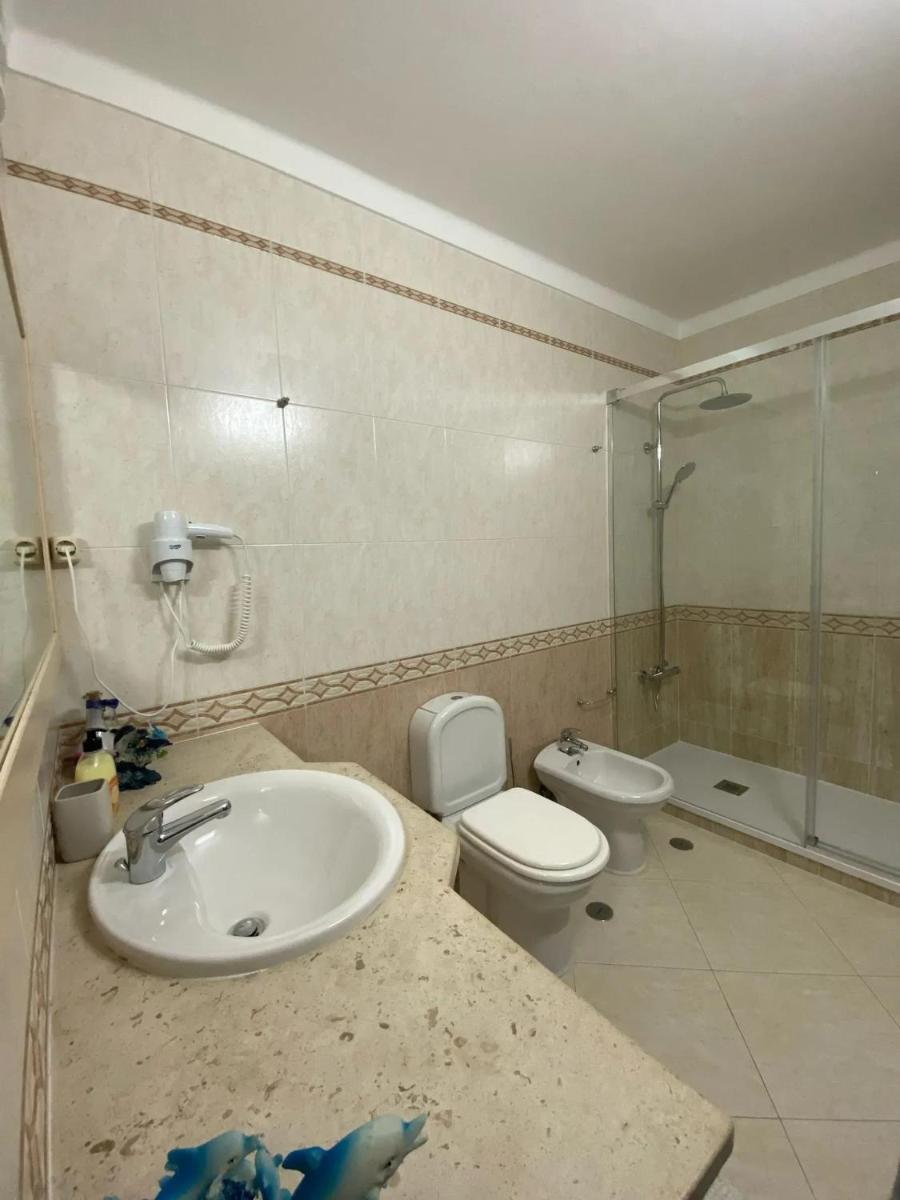 Spacious apartment in Alvor 100 m² with shared pool - Housity