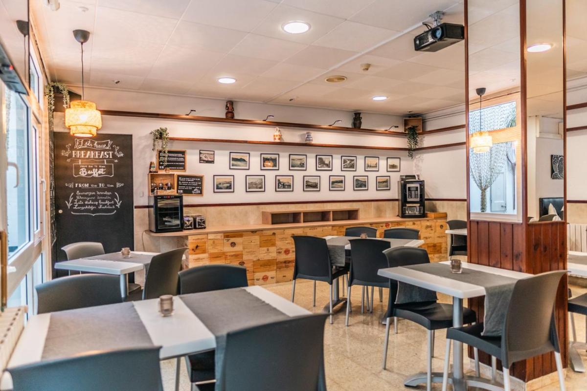 Hostal Regina - Housity