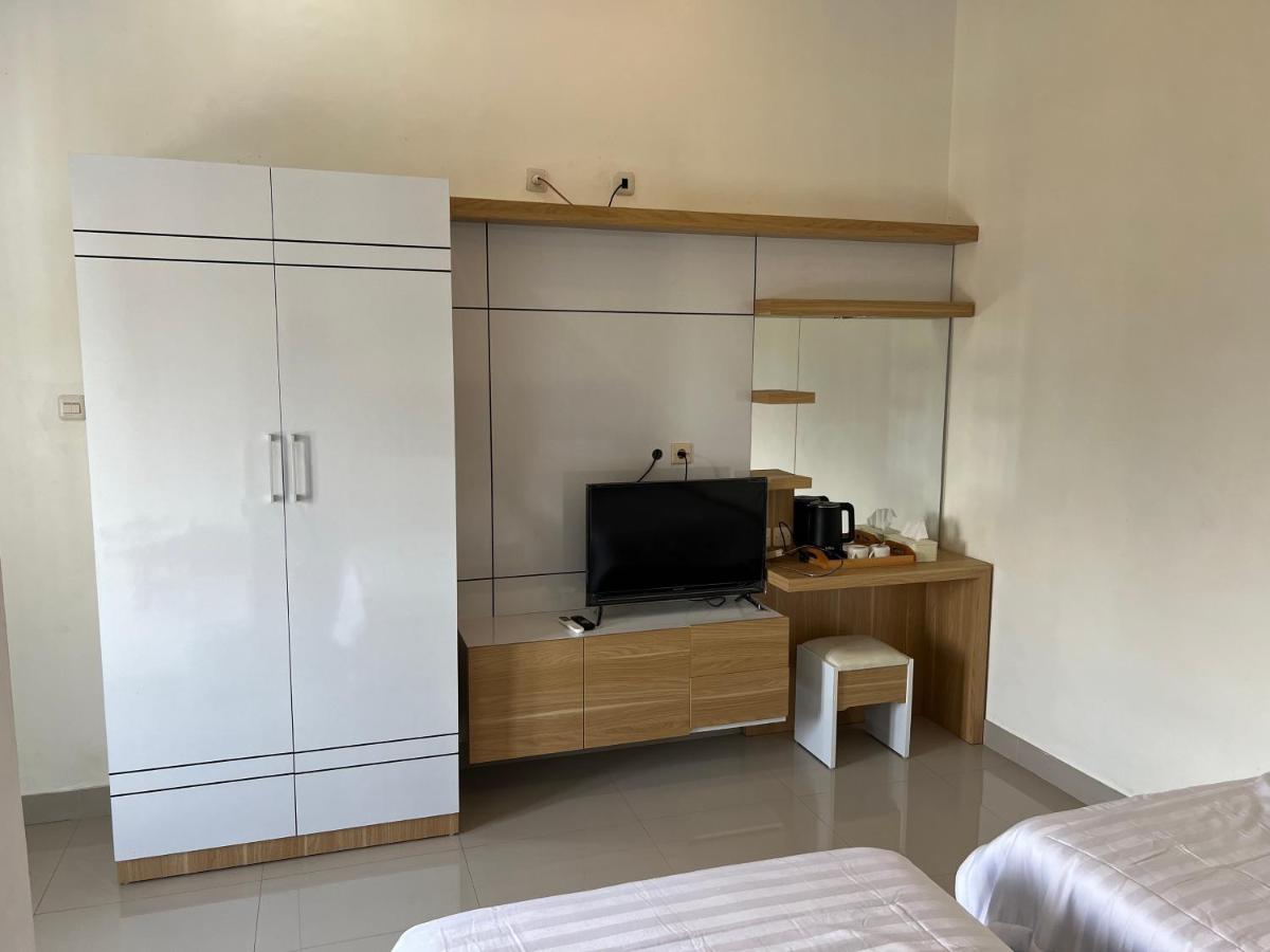 Backyard Guest House - Housity